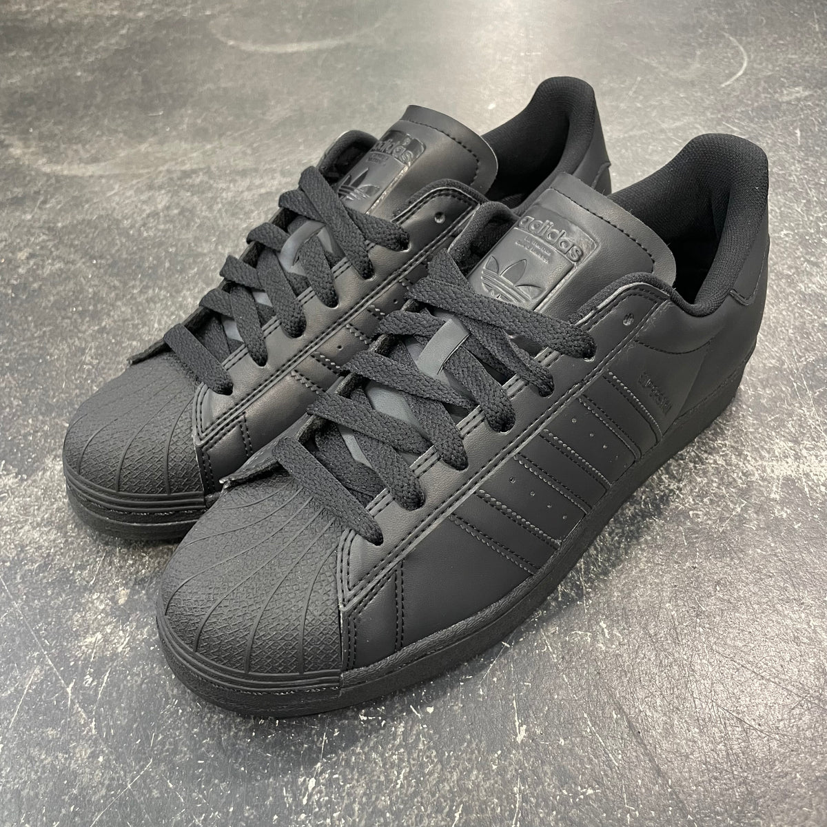 Adidas Superstar ADV Black/Black Leather â 561 Skate