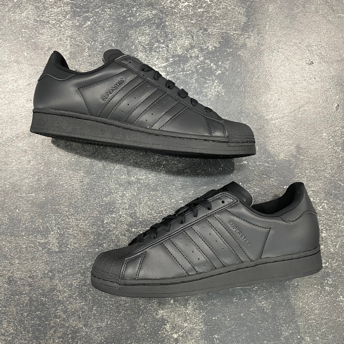 adidas gazelle silver green womens SUPERSTAR BLACK SNEAKERS main image 1