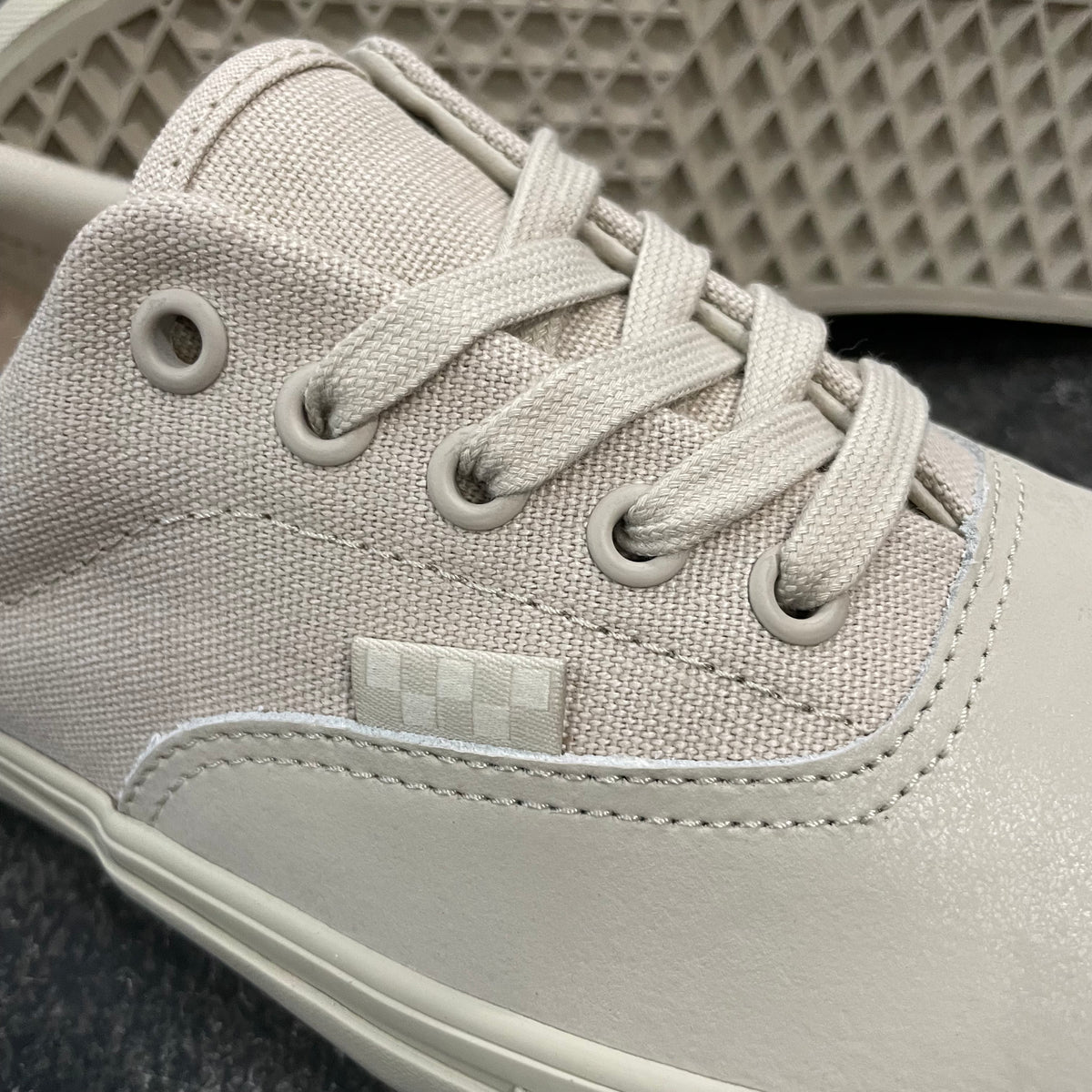 Khaki vans outlet era