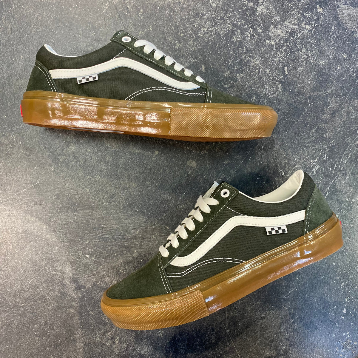 スニーカー VANS GUM Old Skool FOREST Vans Skate Old Skool Forest Night/Gum – 561 Skate