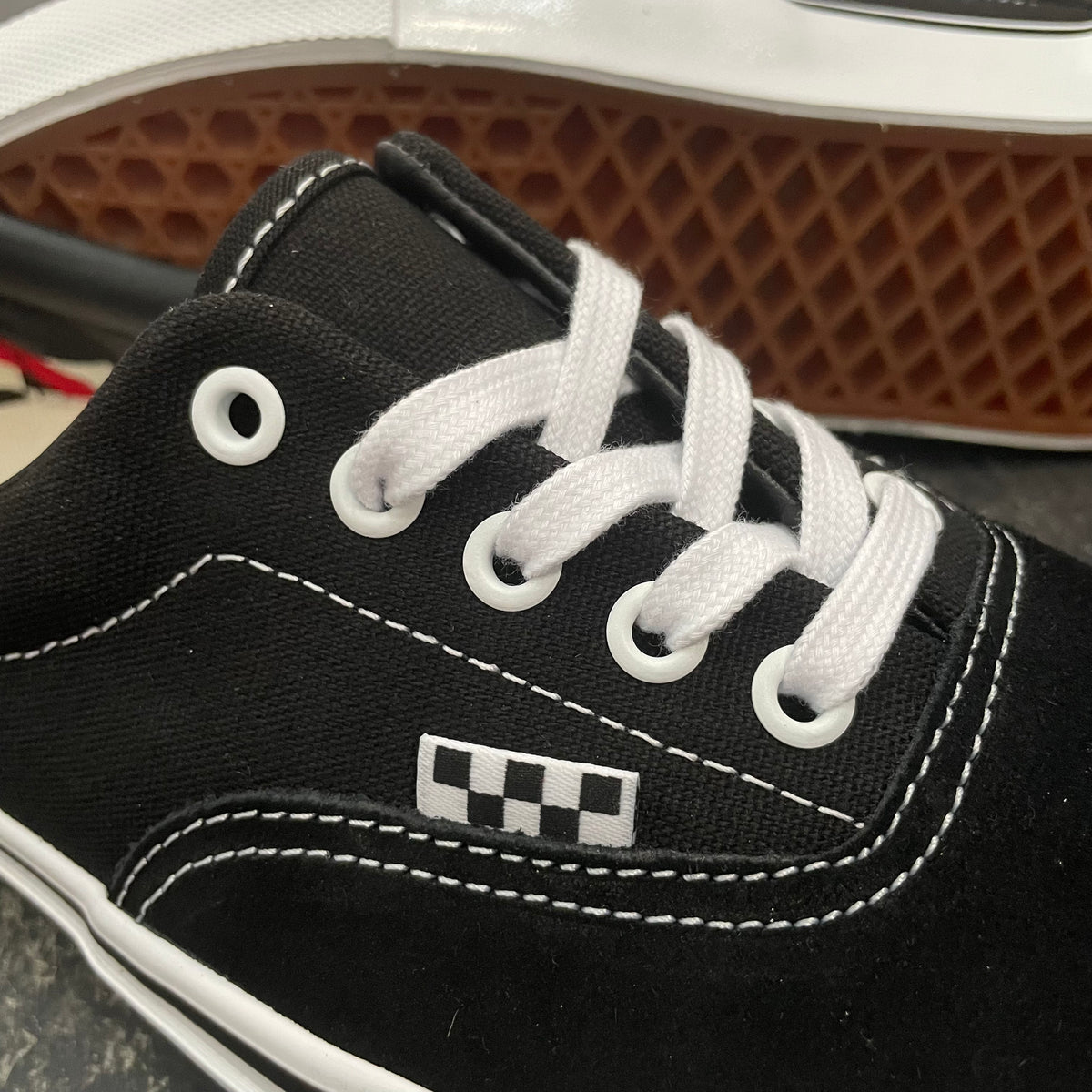 Vans era pro black deals white white