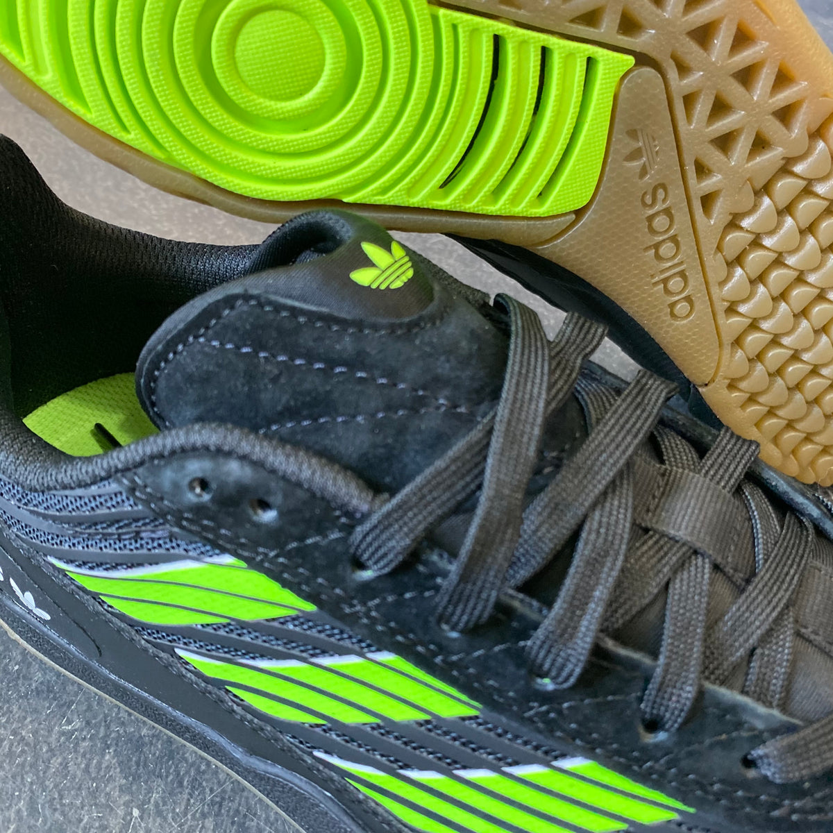 Adidas skate deals shoes green