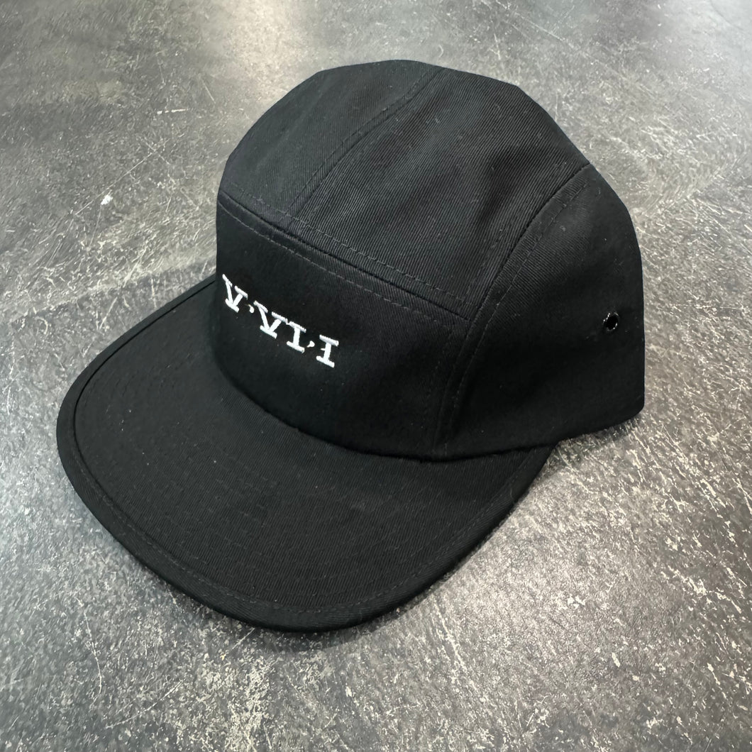 561 Hat 5 Panel Simple Numeral Black/White