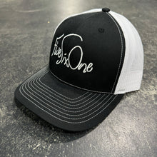 561 Hat Snapback Mesh Trucker Shel Script Black/White
