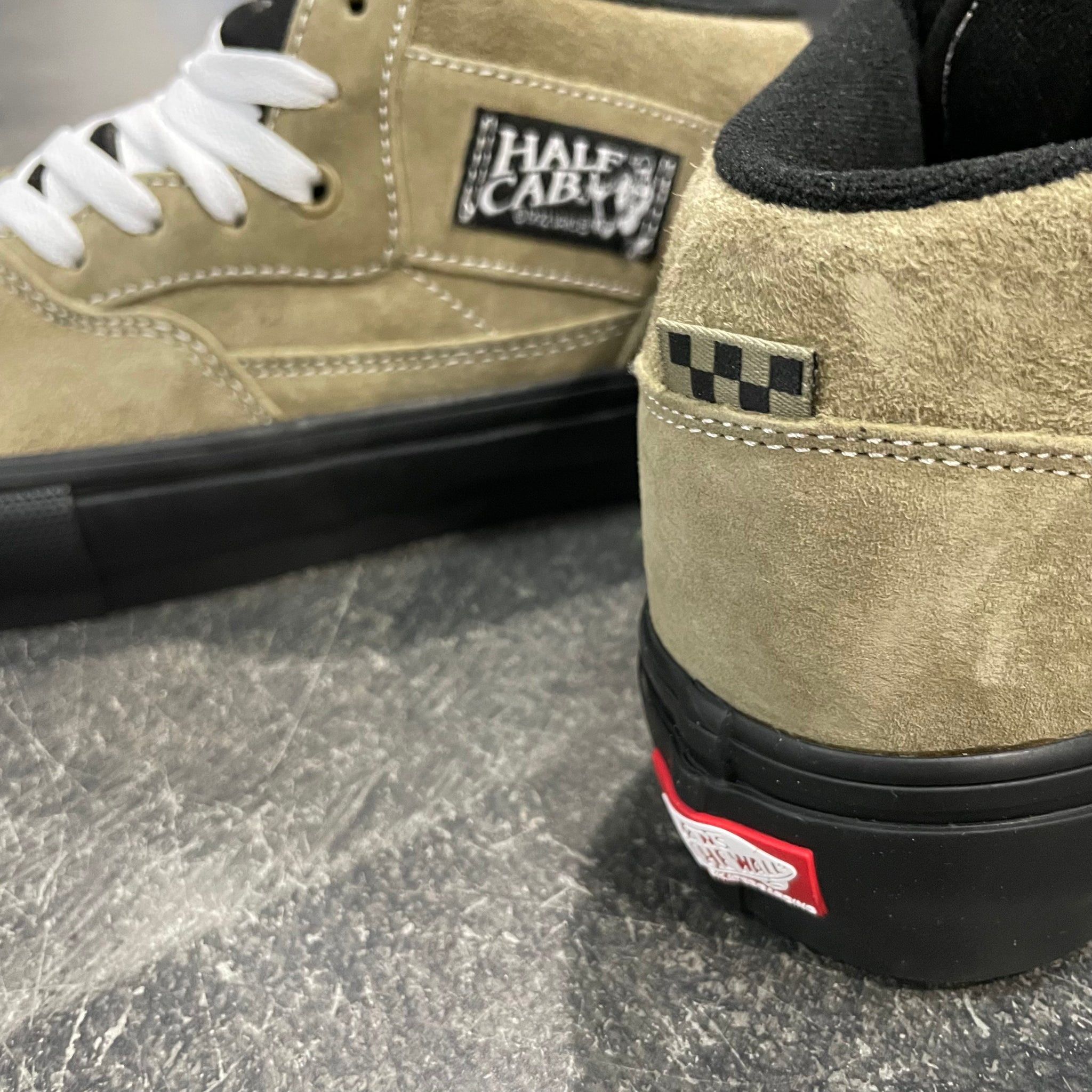 Vans Skate Half Cab Pig Suede Olive Black SALE 561 Skate