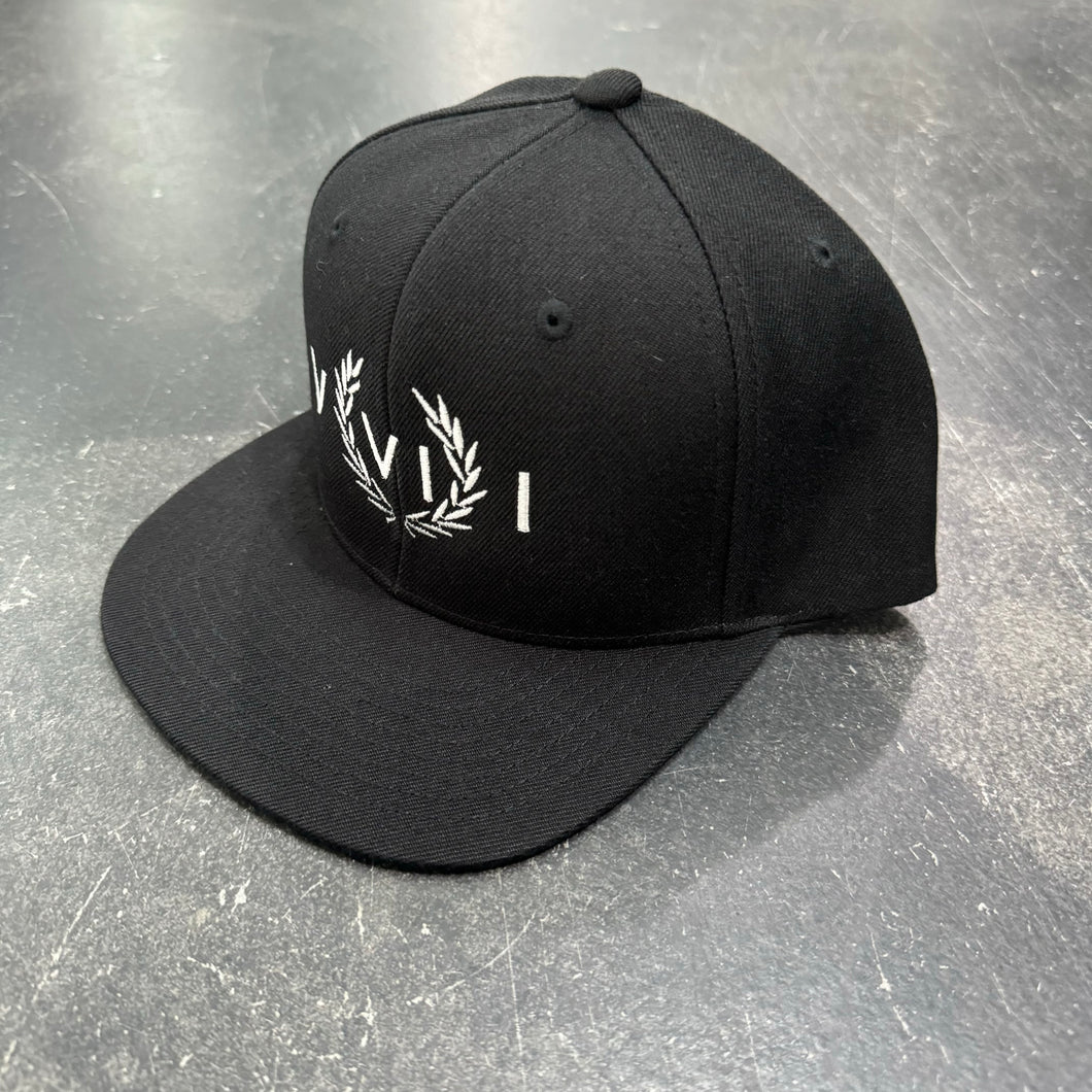 561 Hat Snapback Perry Numeral Black/White