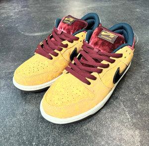 Nike SB Dunk Low Celestial Gold/Black