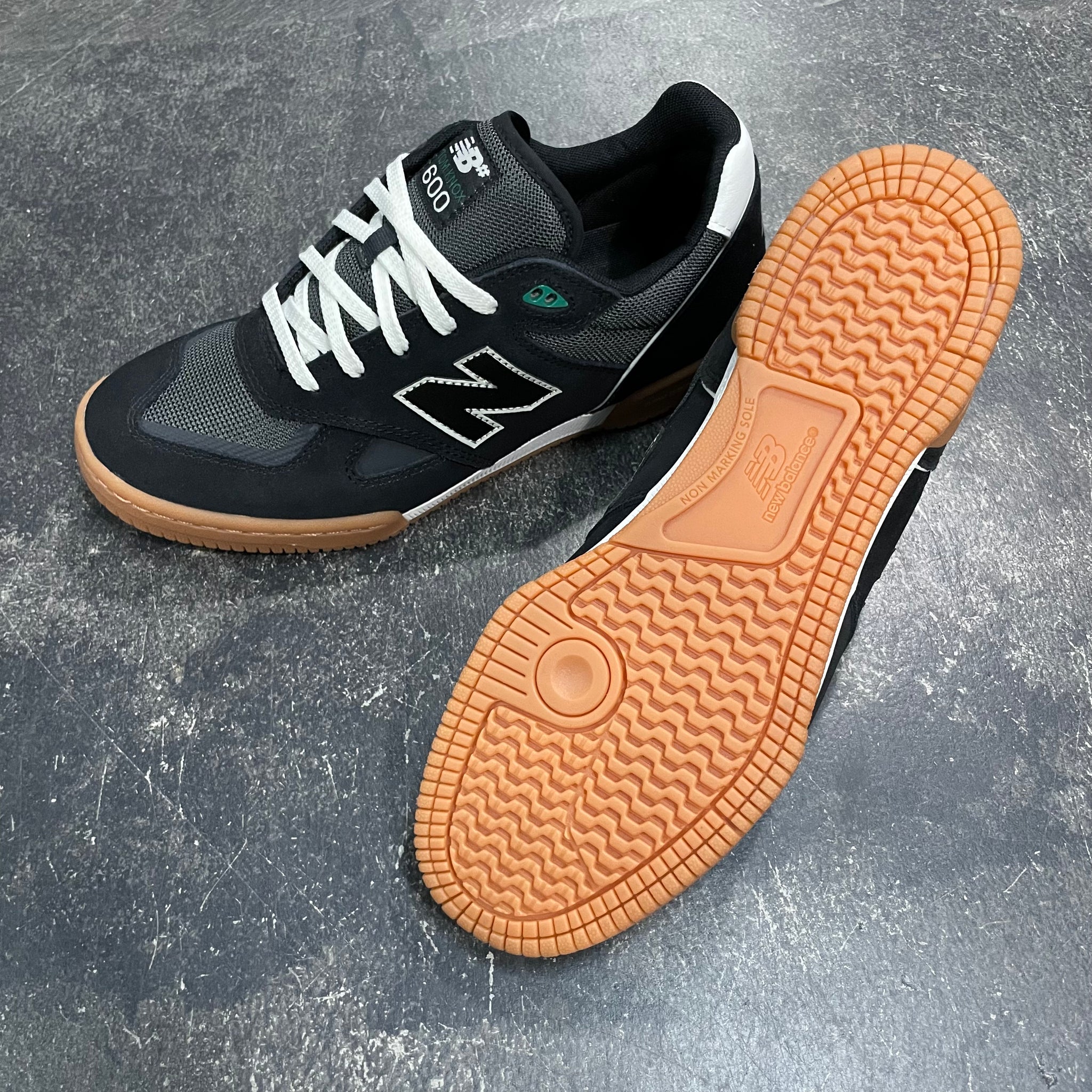 New Balance Numeric Tom Knox 600 Black White 561 Skate