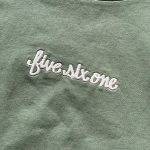 561 Women's Crop Top T-shirt Fish Script Sage/White