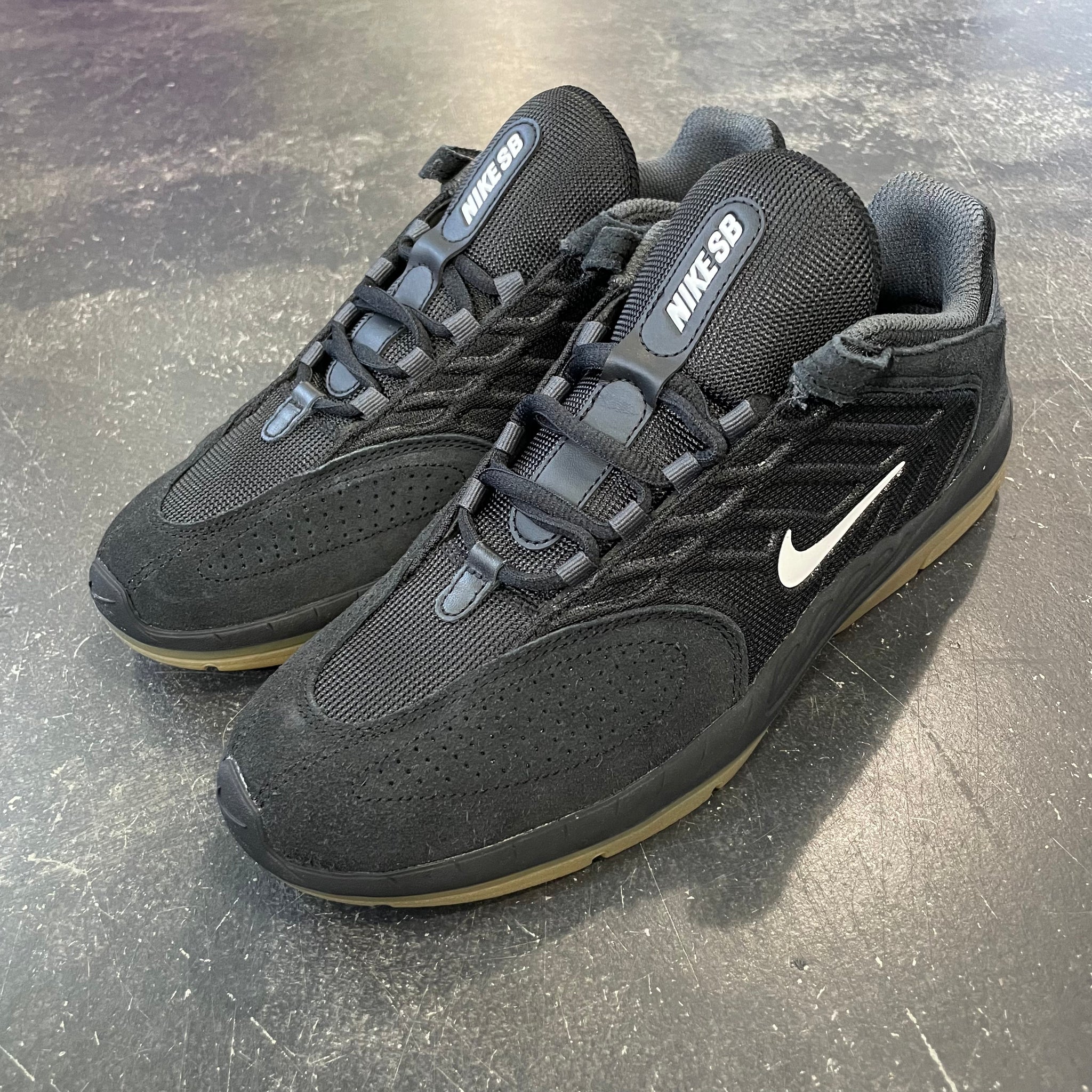 Nike SB Vertebrae Black/White SALE – 561 Skate
