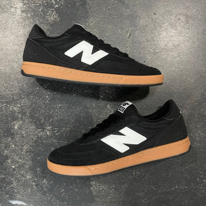 New Balance Numeric 440 V2 Black/White