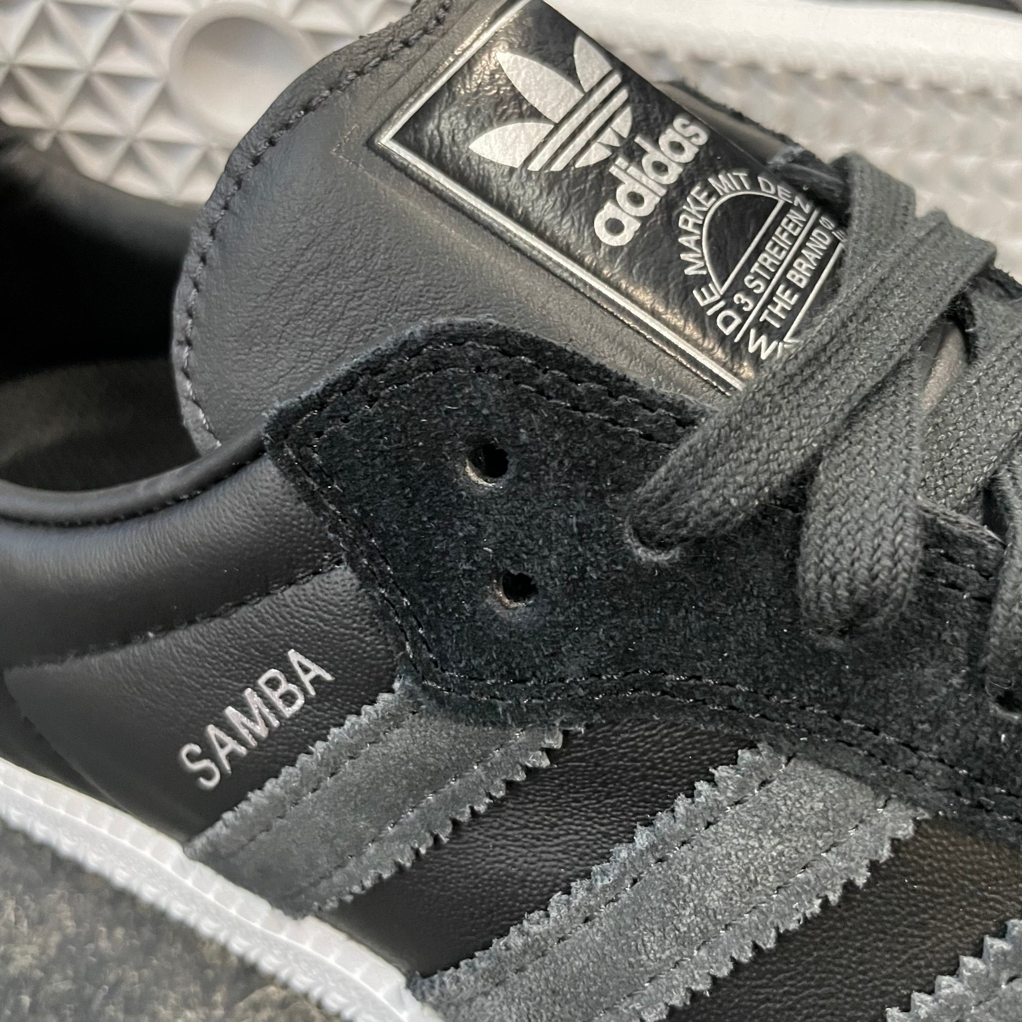 Adidas samba og black 2025 carbon