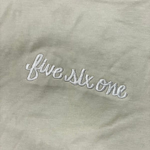 561 Women's Crop Top T-shirt Fish Script Natural/White