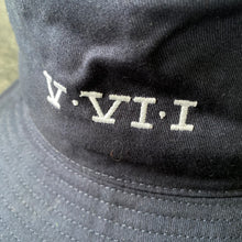 561 Bucket Hat Navy/White