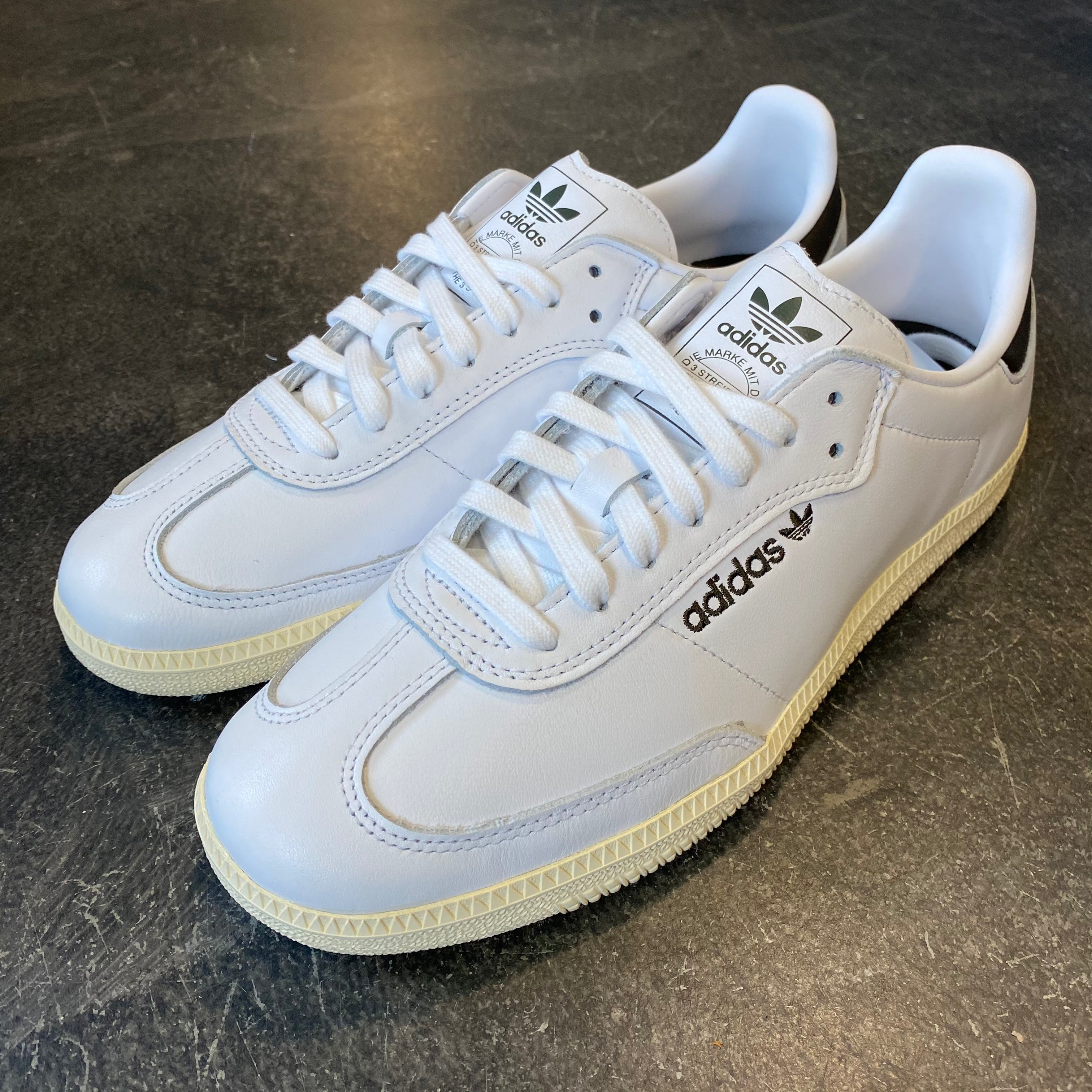 adidas samba ホワイト