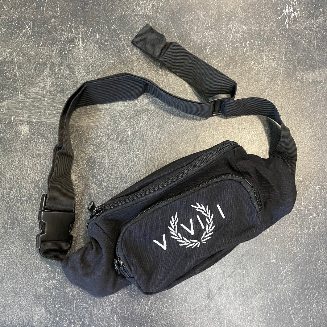 561 Crossbody Fanny Bag Black/White