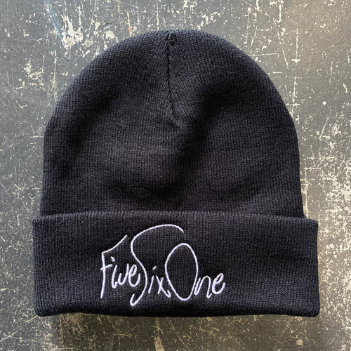 561 Beanie Shel Script Black/White