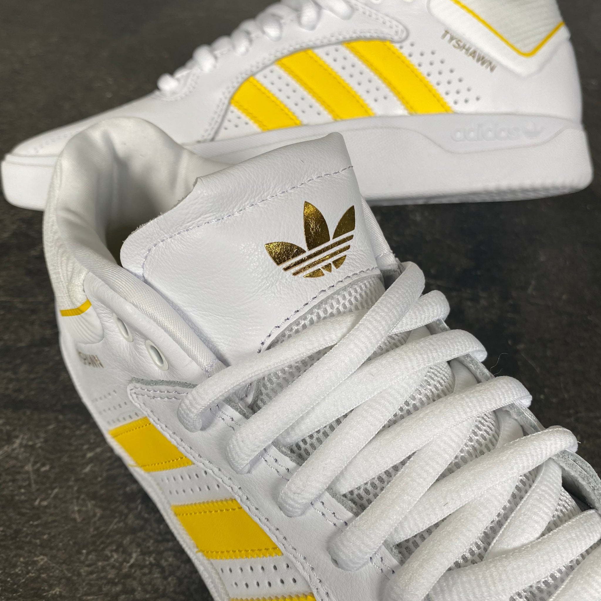 Adidas Tyshawn White/Yellow SALE 561 Skate Adidas Tyshawn White/Yellow SALE 561 Skate